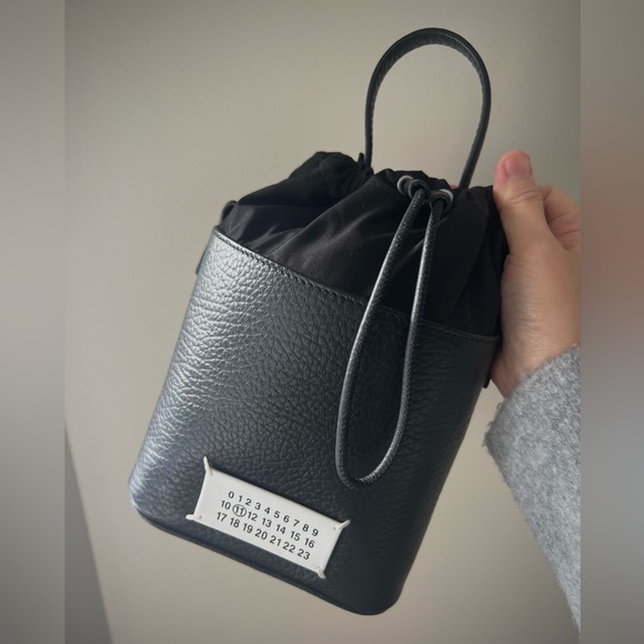 Maison Margiela Black Small 5AC Bucket Bag - Picture 2 of 7